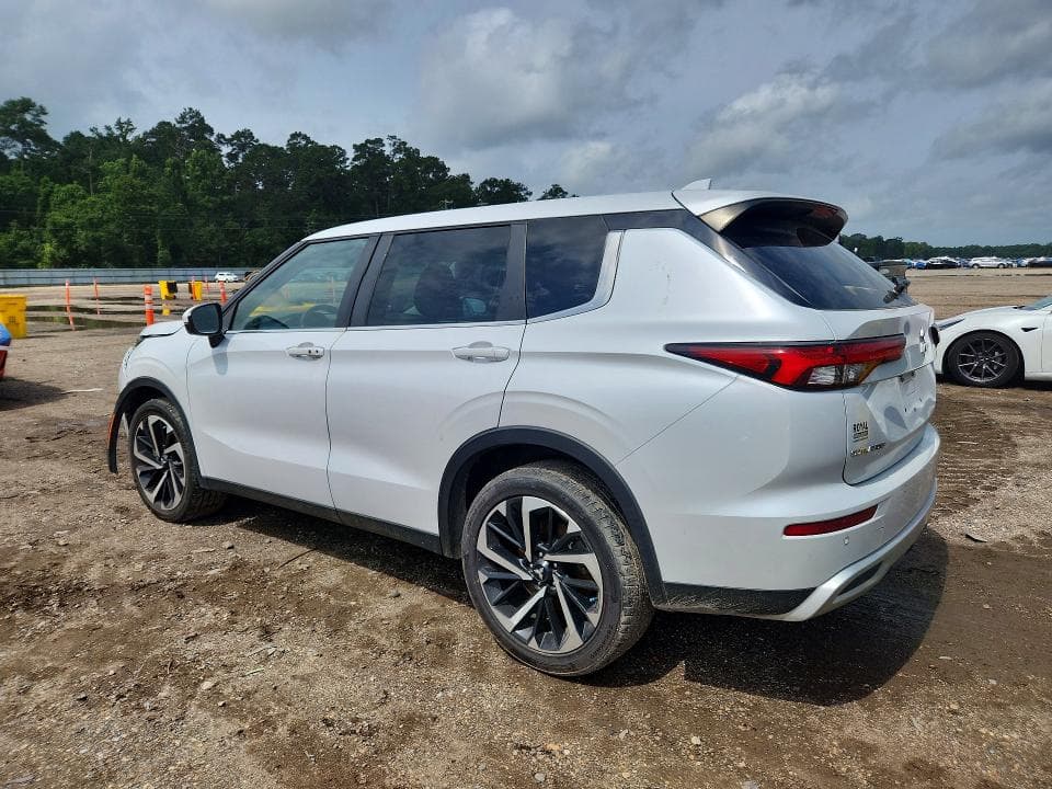 2023 MITSUBISHI OUTLANDER SE 2