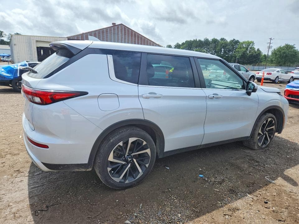 2023 MITSUBISHI OUTLANDER SE 3