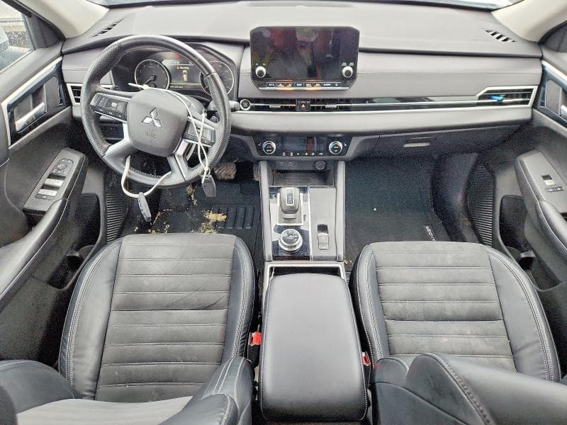 2023 MITSUBISHI OUTLANDER SE 8