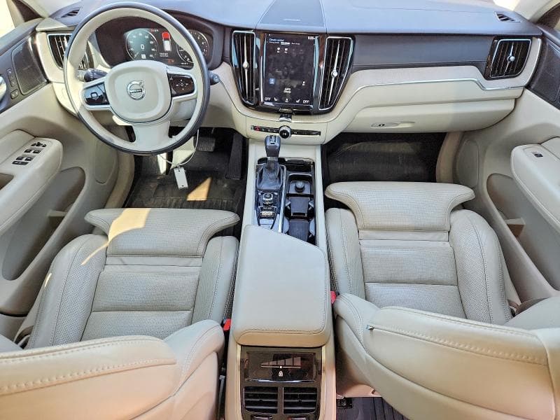 2019 VOLVO XC60 T6 INSCRIPTION 8