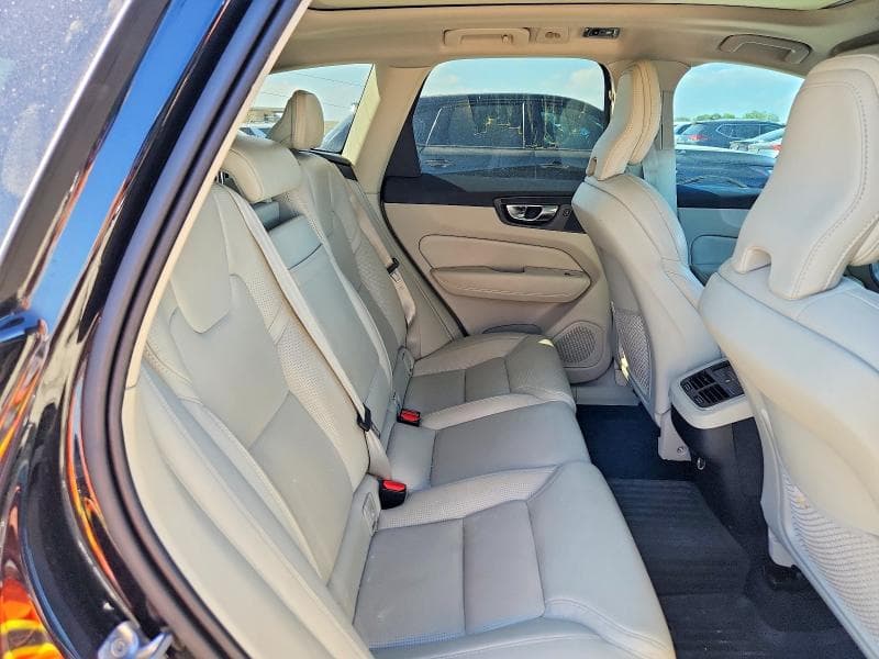 2019 VOLVO XC60 T6 INSCRIPTION 10