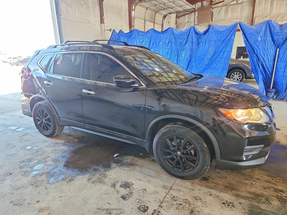 2017 NISSAN ROGUE SV 4