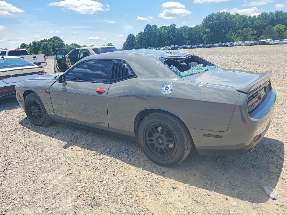 2018 DODGE CHALLENGER SXT 2