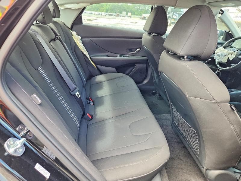 2025 HYUNDAI ELANTRA SEL 10