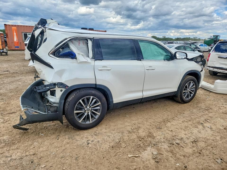 2019 TOYOTA HIGHLANDER XLE XLE 3
