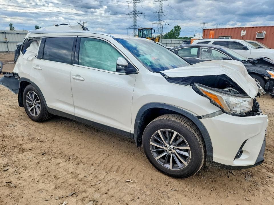 2019 TOYOTA HIGHLANDER XLE XLE 4