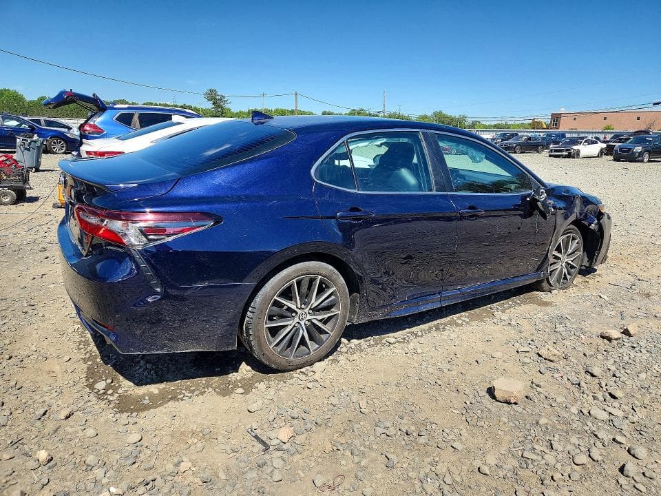 2021 TOYOTA CAMRY SE SE 3