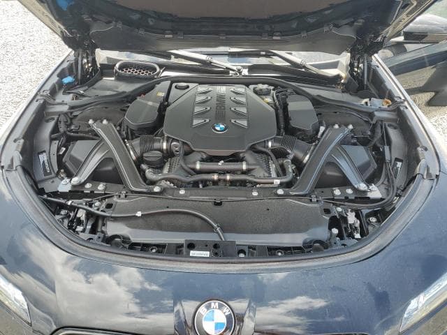 2026 BMW 760 XI 12