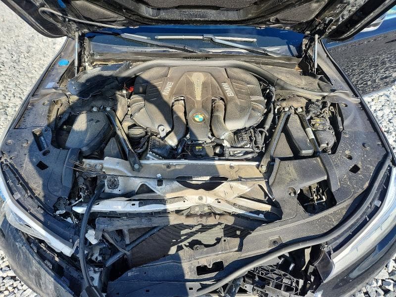 2016 BMW 750 XI 11