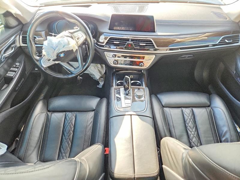 2016 BMW 750 XI 8