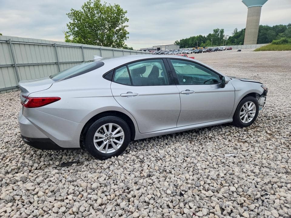 2025 TOYOTA CAMRY LE 3