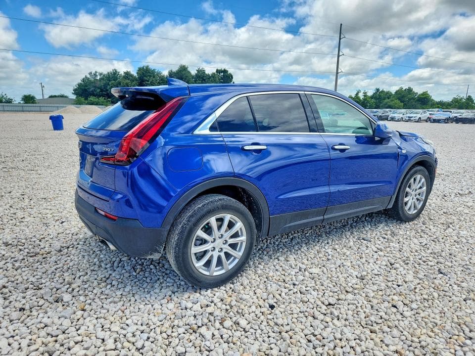 2022 CADILLAC XT4 LUXURY 3