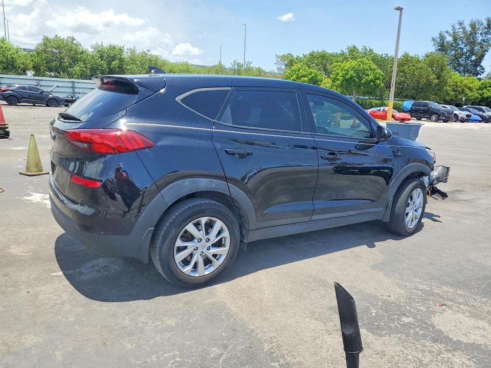 2020 HYUNDAI TUCSON SE 3