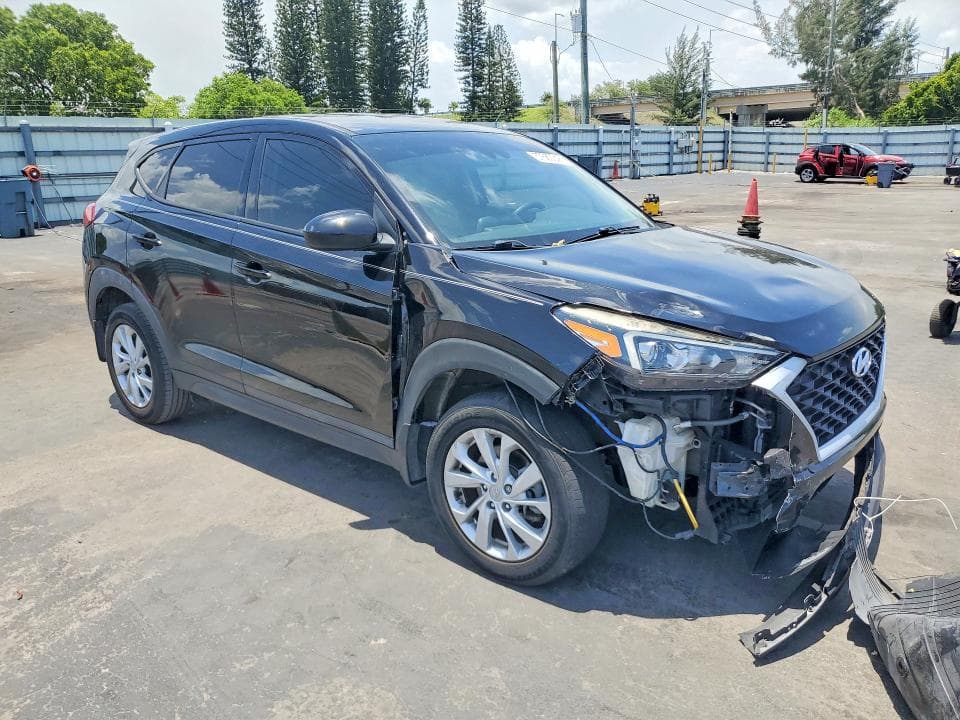 2020 HYUNDAI TUCSON SE 4