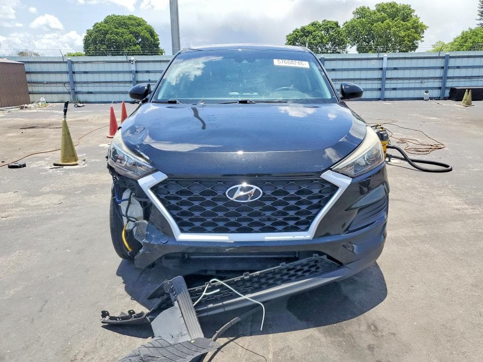 2020 HYUNDAI TUCSON SE 5