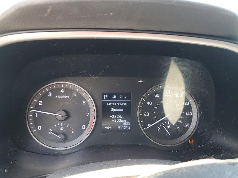 2020 HYUNDAI TUCSON SE 9
