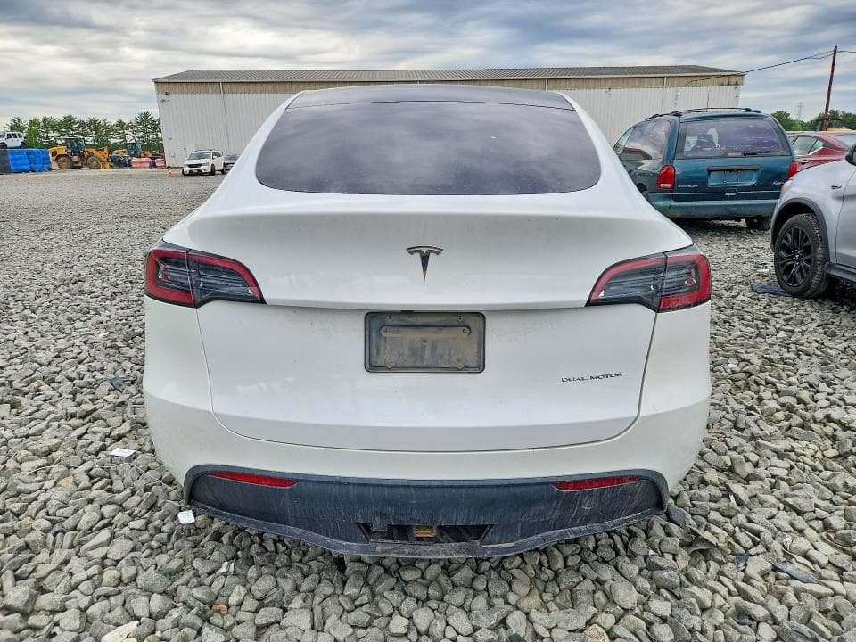 2023 TESLA MODEL Y 6