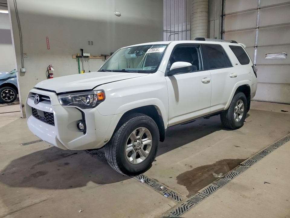 2022 TOYOTA 4RUNNER SR5 - 1