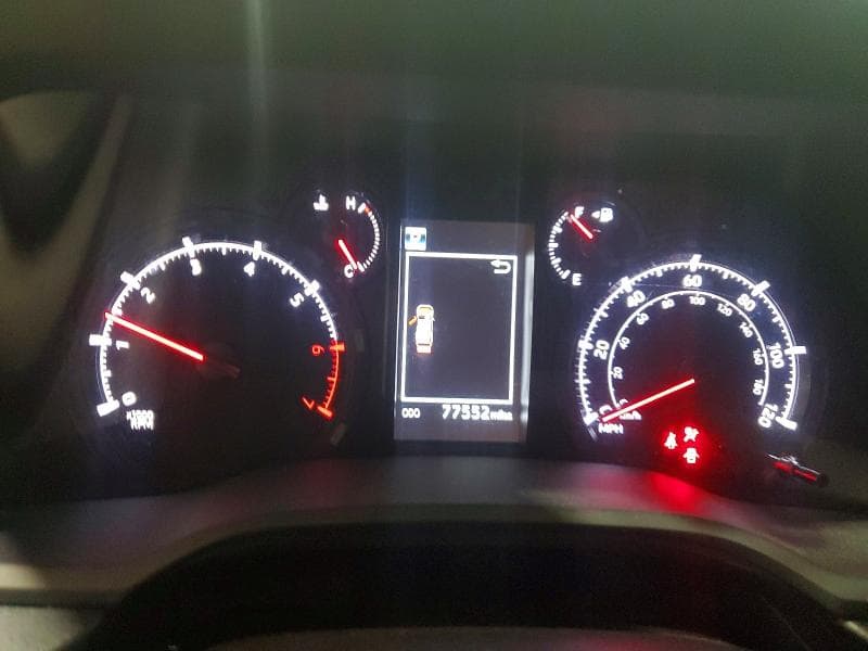 2022 TOYOTA 4RUNNER SR5 9