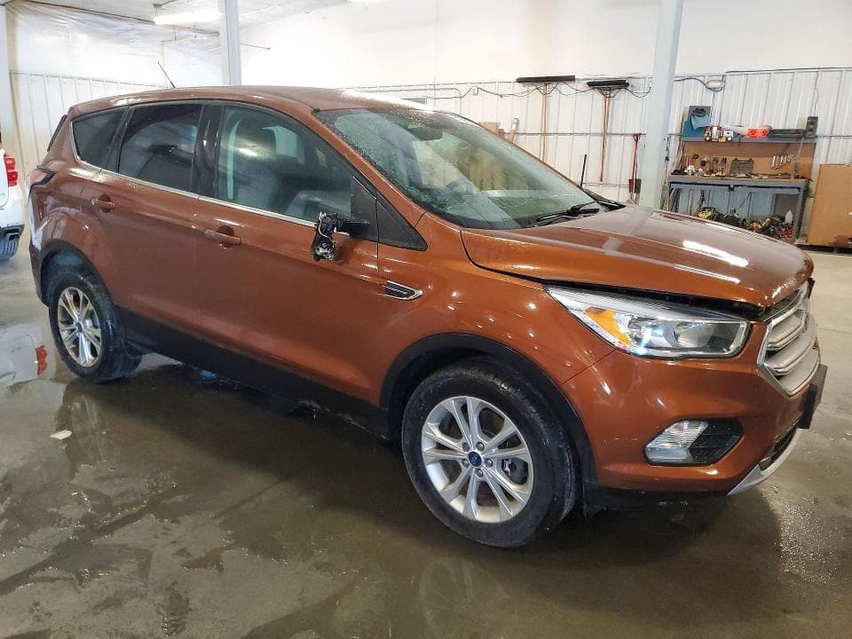 2017 FORD ESCAPE SE 4