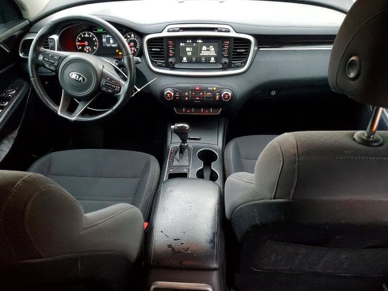 2017 KIA SORENTO LX 8