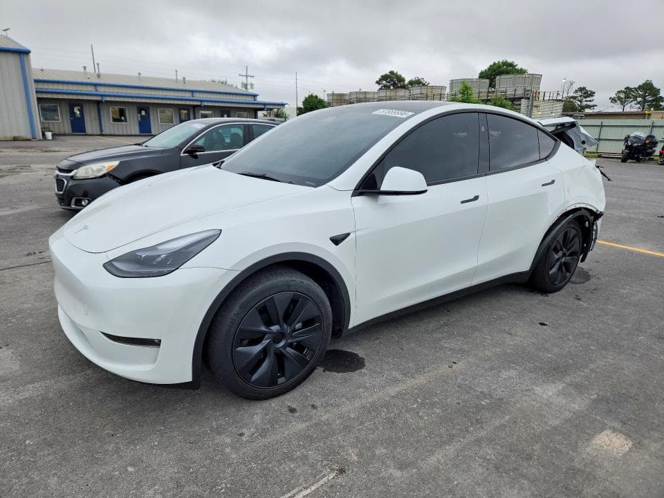 2025 TESLA MODEL Y 1