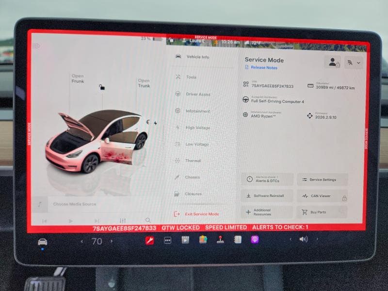 2025 TESLA MODEL Y 9
