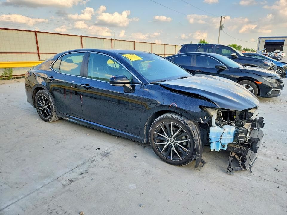 2023 TOYOTA CAMRY SE 4