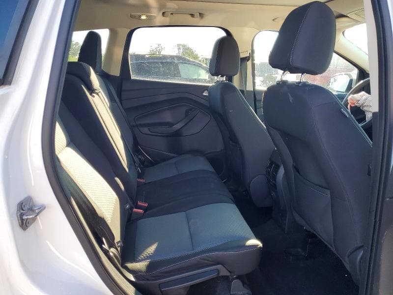 2017 FORD ESCAPE SE 11