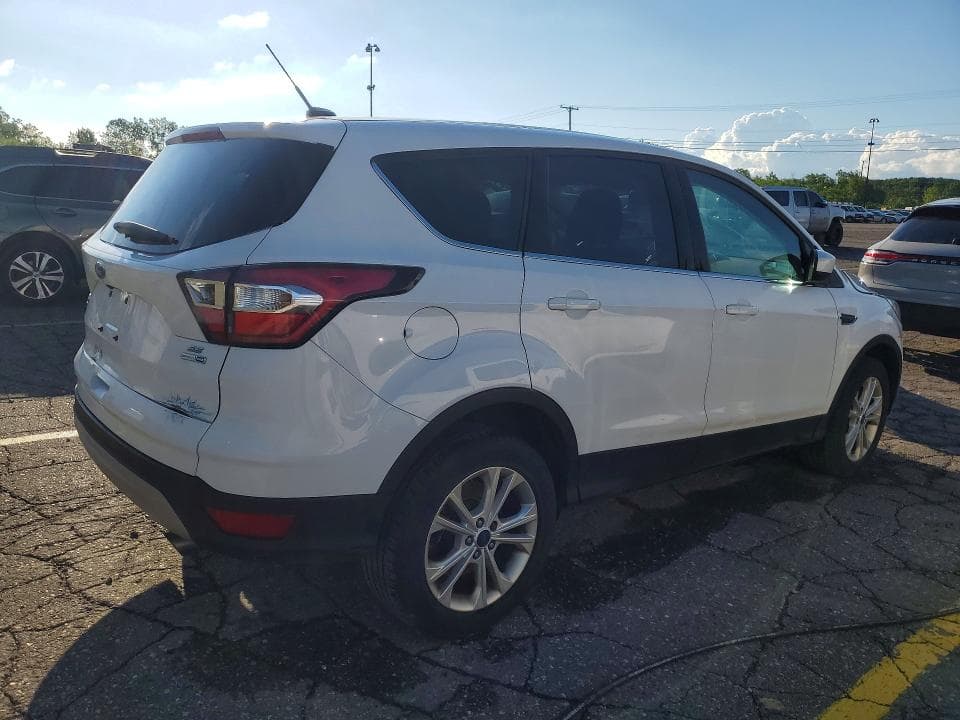 2017 FORD ESCAPE SE 3