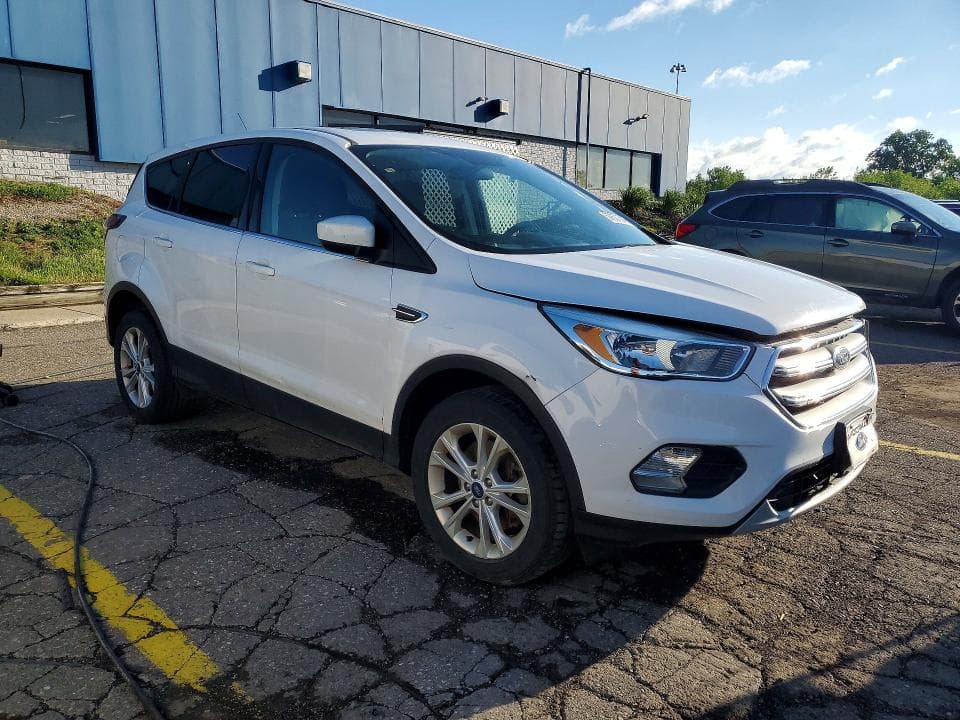 2017 FORD ESCAPE SE 4