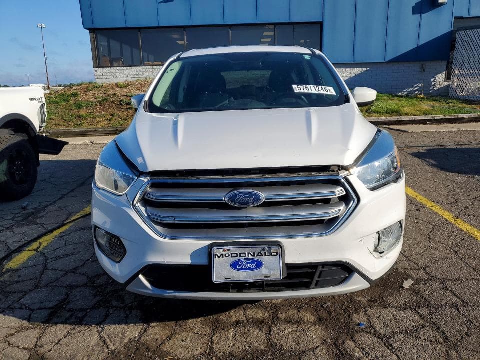 2017 FORD ESCAPE SE 5