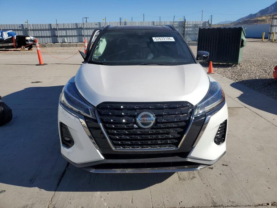 2021 NISSAN KICKS SR SR 5
