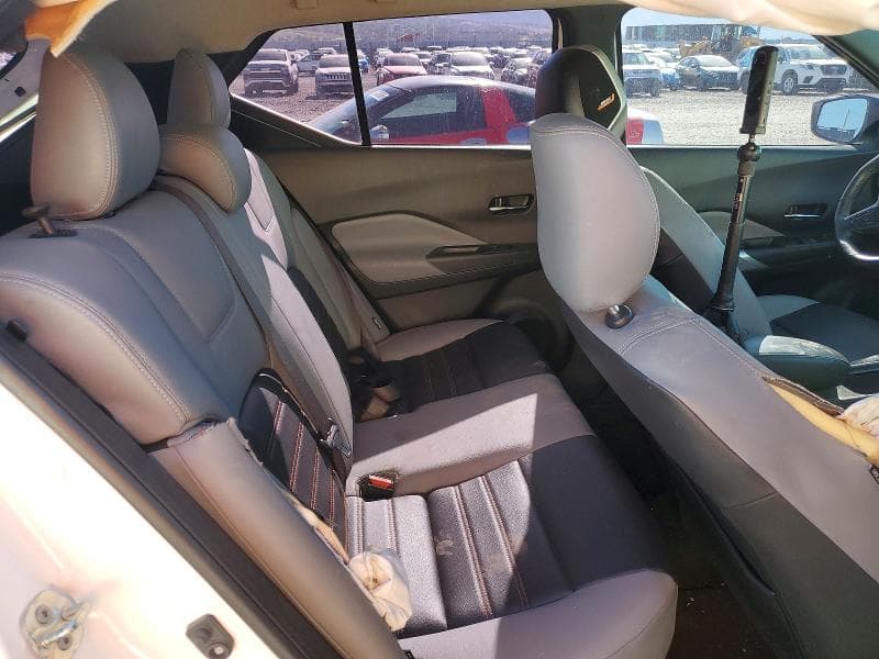 2021 NISSAN KICKS SR SR 10