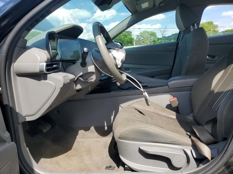 2024 HYUNDAI ELANTRA BLUE 7