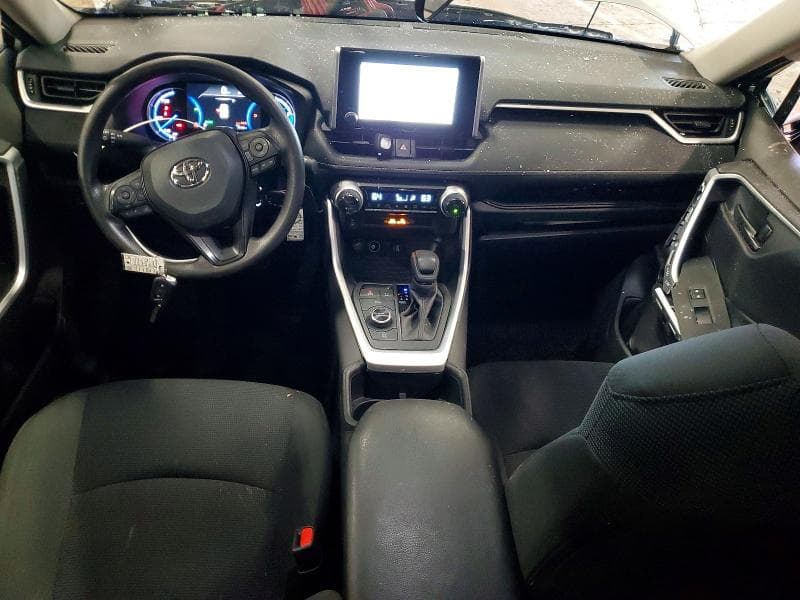 2025 TOYOTA RAV4 LE 8