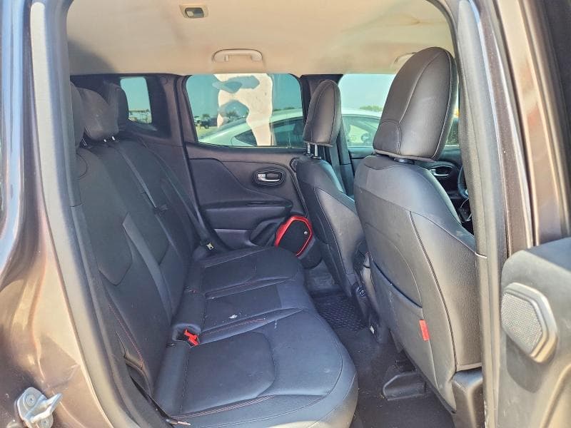 2019 JEEP RENEGADE TRAILHAWK 11