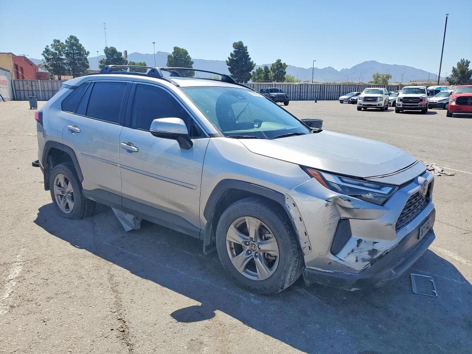 2023 TOYOTA RAV4 XLE 4