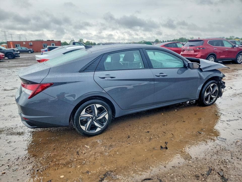 2023 HYUNDAI ELANTRA SEL 3