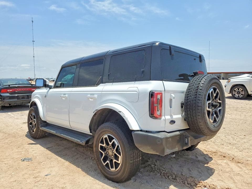2025 FORD BRONCO OUTER BANKS 2