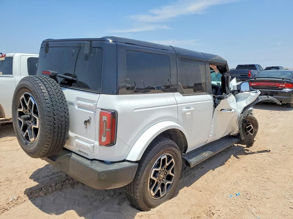 2025 FORD BRONCO OUTER BANKS 3