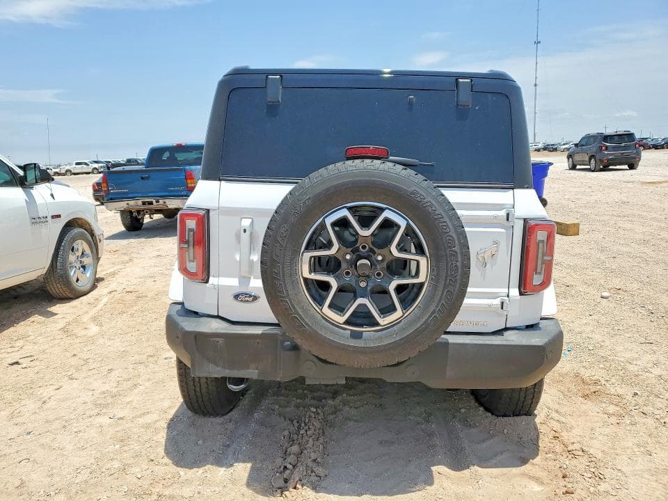 2025 FORD BRONCO OUTER BANKS 6