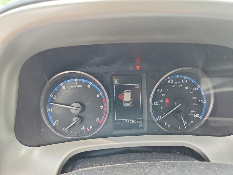2017 TOYOTA RAV4 XLE XLE 9