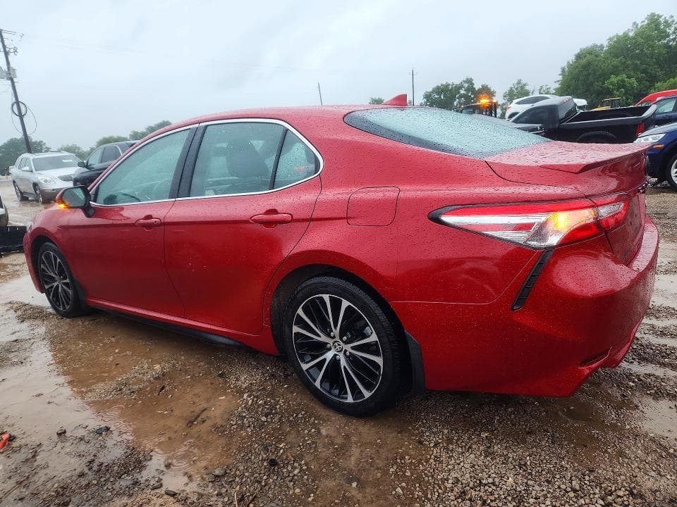 2020 TOYOTA CAMRY SE 2
