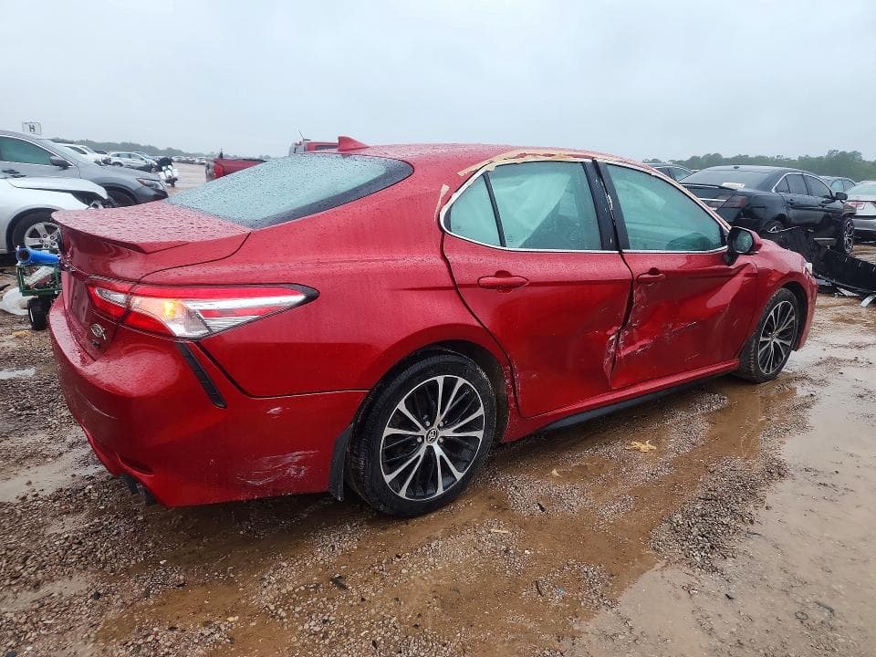 2020 TOYOTA CAMRY SE 3