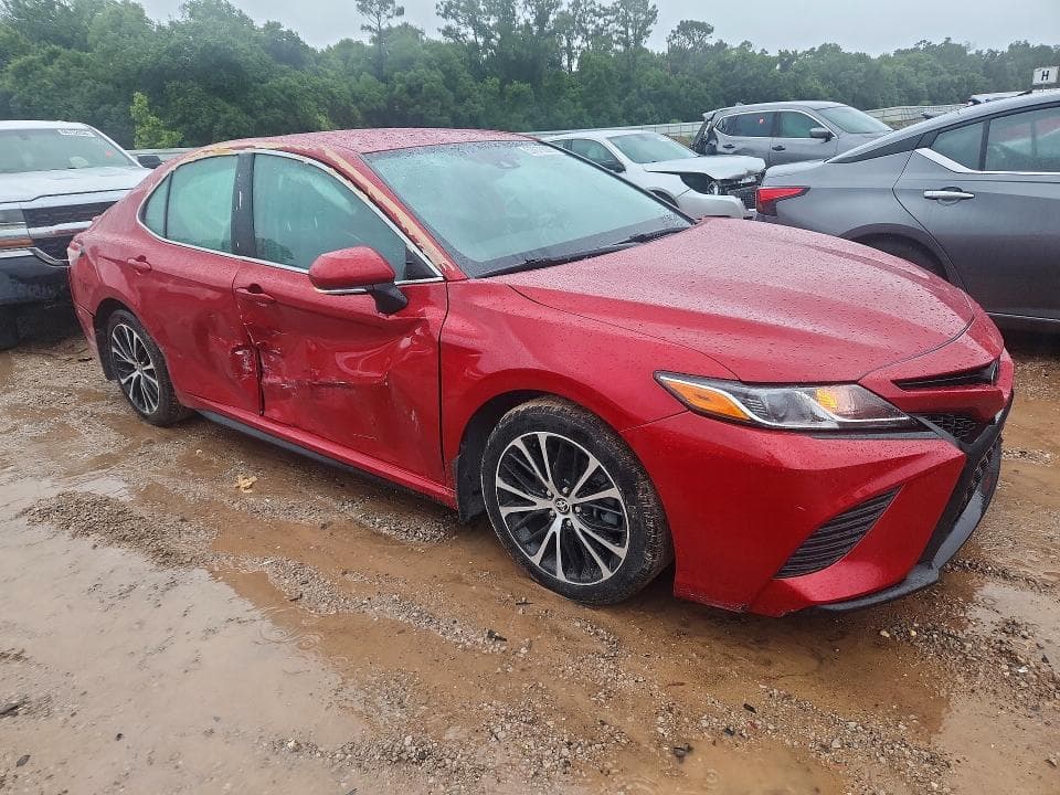 2020 TOYOTA CAMRY SE 4