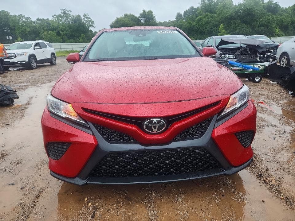 2020 TOYOTA CAMRY SE 5
