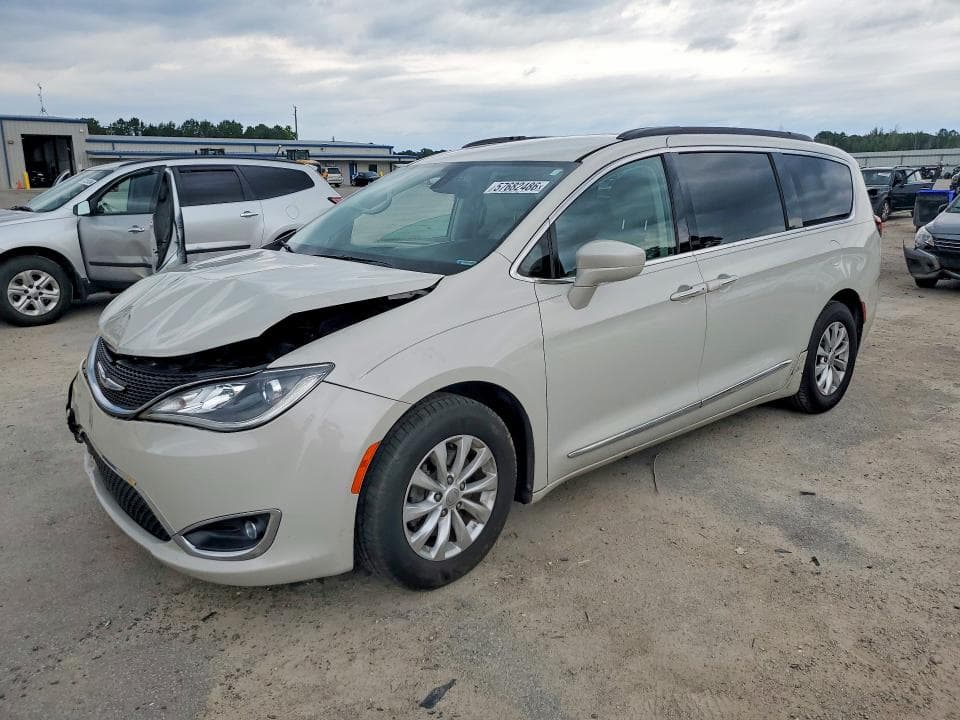 2017 CHRYSLER PACIFICA - 1