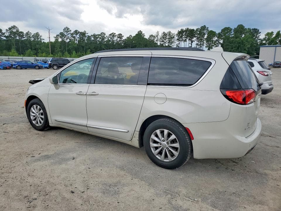 2017 CHRYSLER PACIFICA 2