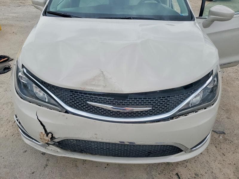 2017 CHRYSLER PACIFICA 12
